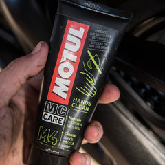 Motul M4 Hands Clean