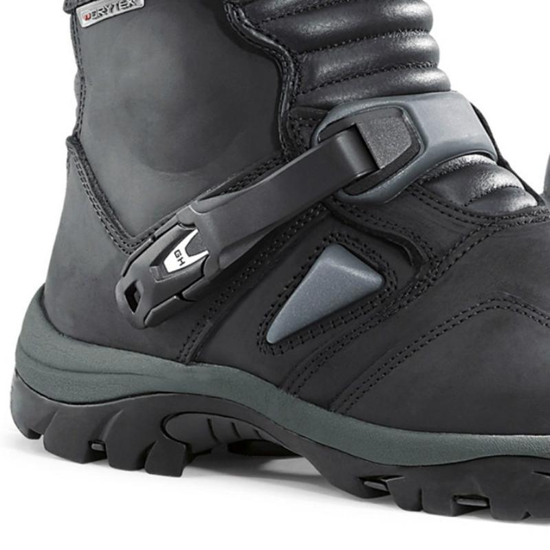 Forma Adventure Boots Low | Black